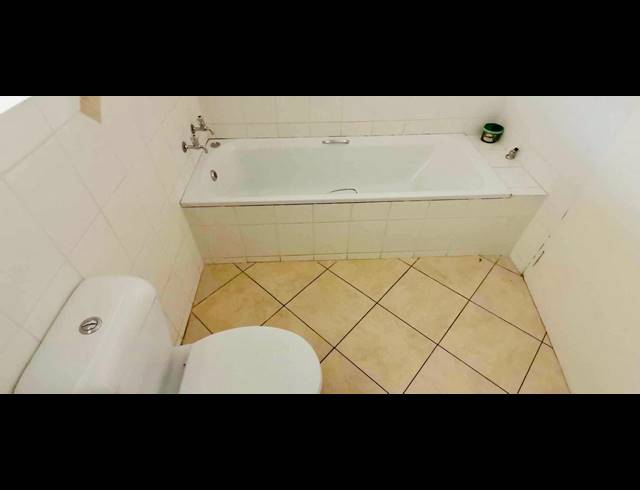 1 BEDROOM FLAT FOR SALE IN RENSBURG